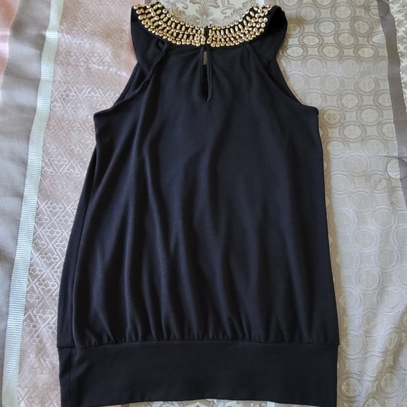 Beautiful Sleeveless Top ❤ - Picture 2 of 5